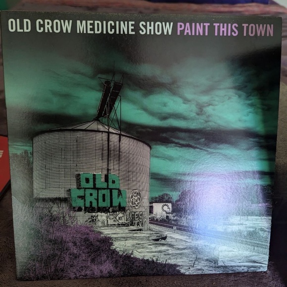 Victrola record player and vinyl/disc sets - Picture 3 of 8